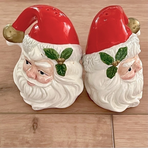 Vintage Fitz And Floyd Omnibus
Santa Claus Ceramic Salt And Pepper Shakers - Picture 12 of 15
